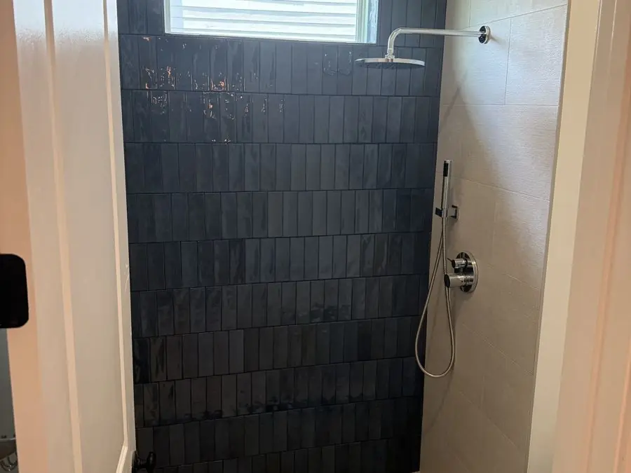 Navy tile shower, photo 1